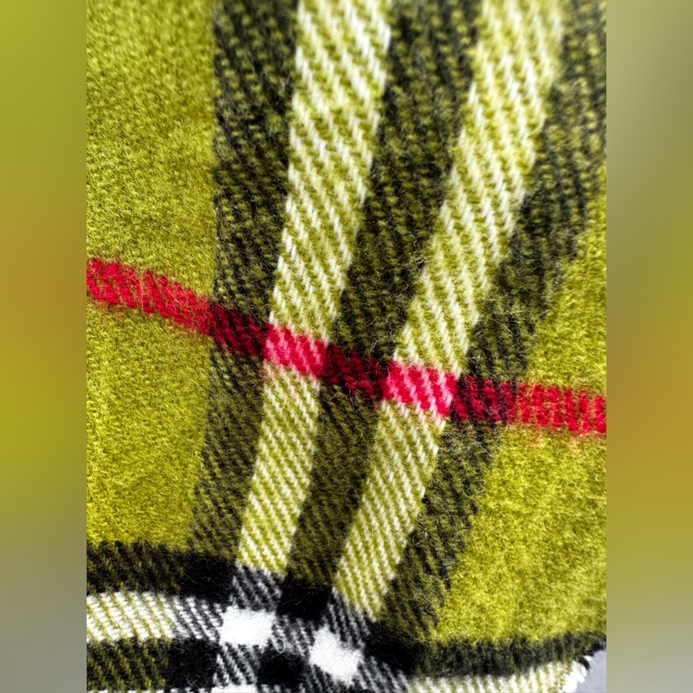 Vintage Burberry bright Olive Green Nova Check Lambswool Scarf (Unisex) - Picture 5 of 8